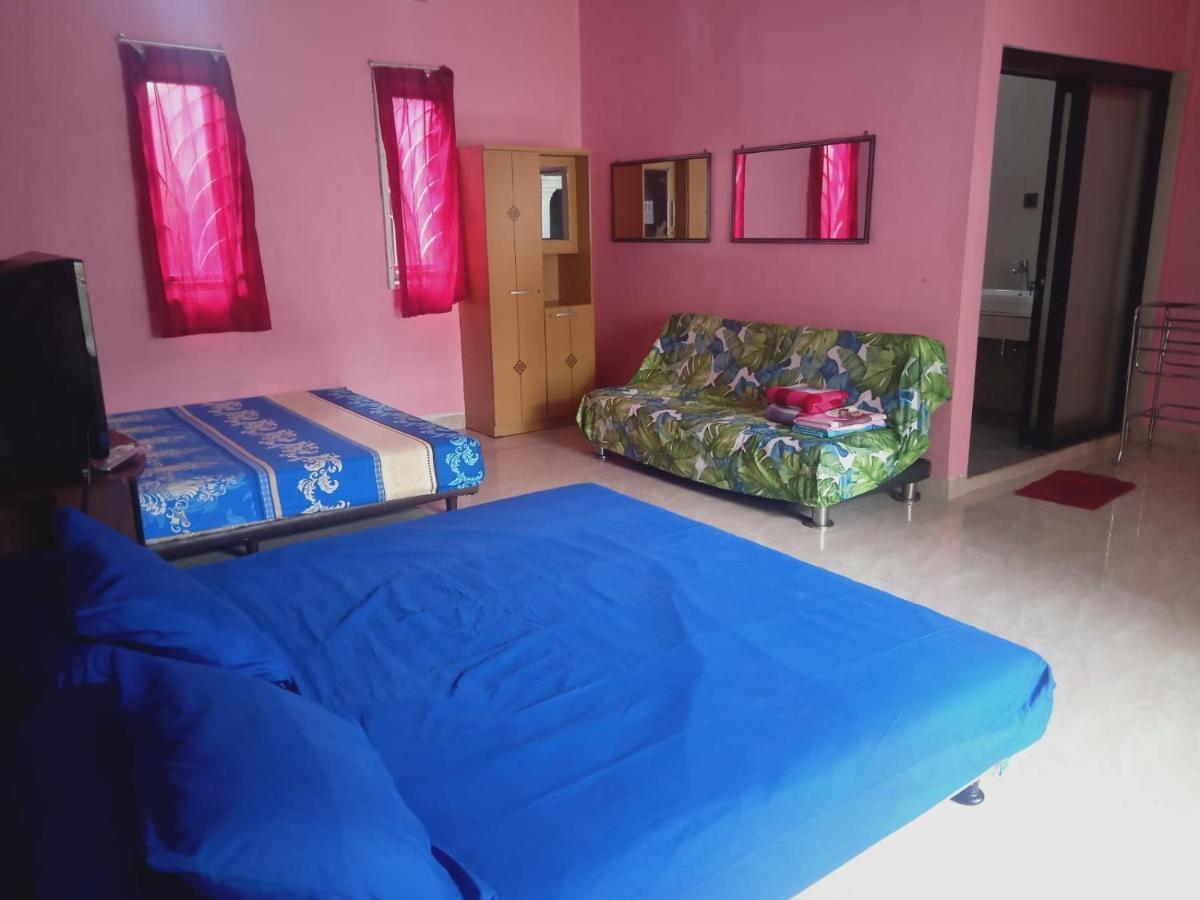 Almira Homestay Jambi Exterior photo