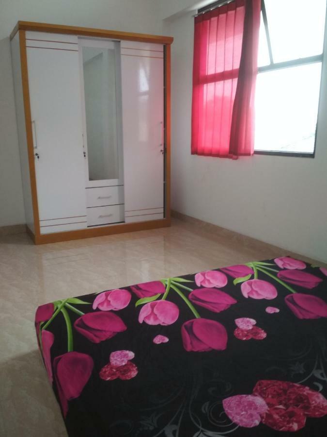 Almira Homestay Jambi Exterior photo